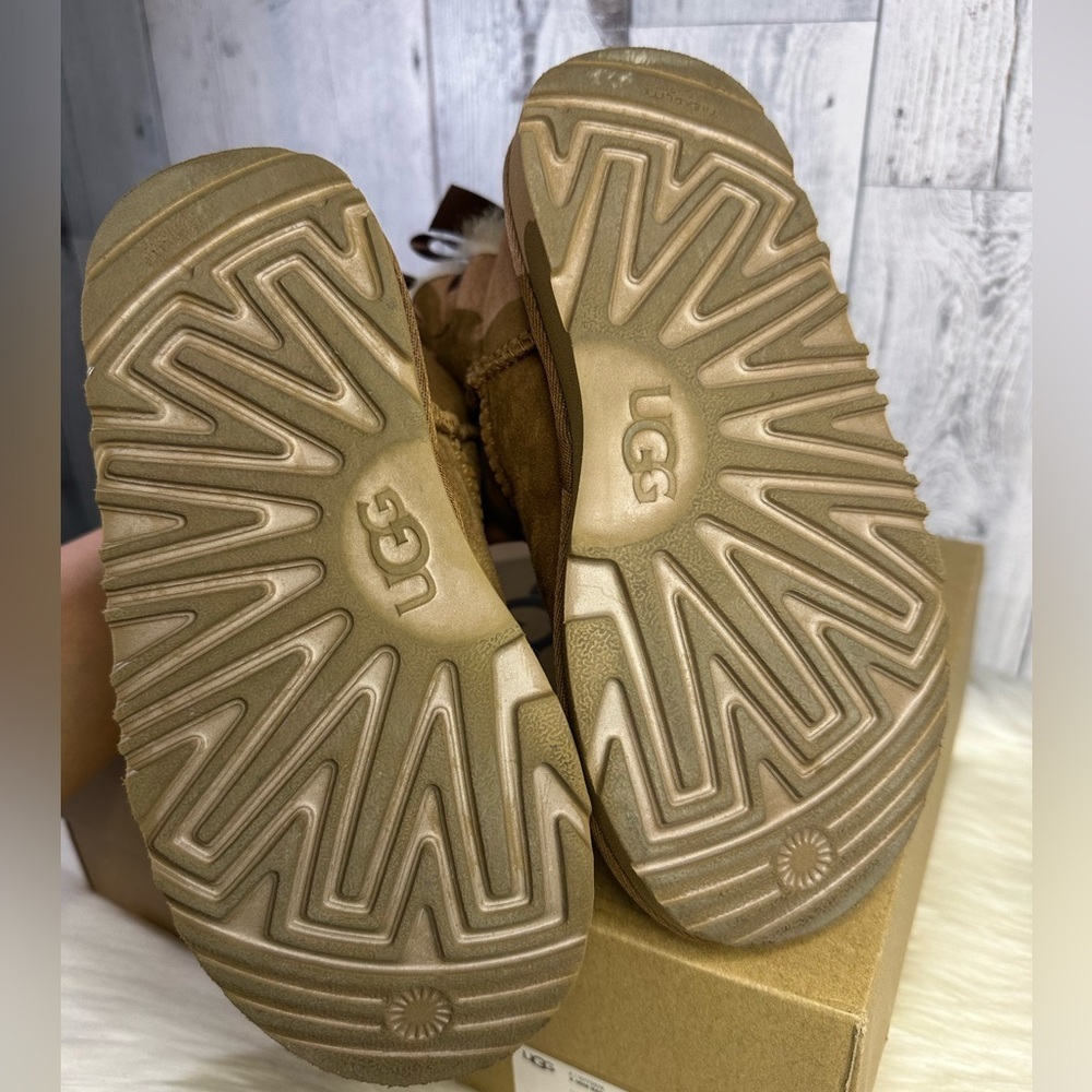 UGG kids mini bailey bow winter boots - Picture 8 of 14